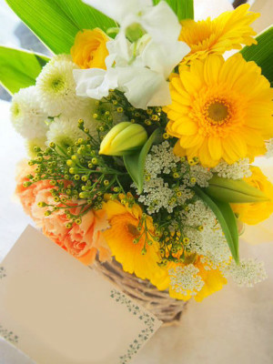フラワーメール 幸福の黄色い花束 花ギフト 日々をいろどるフラワーメール
